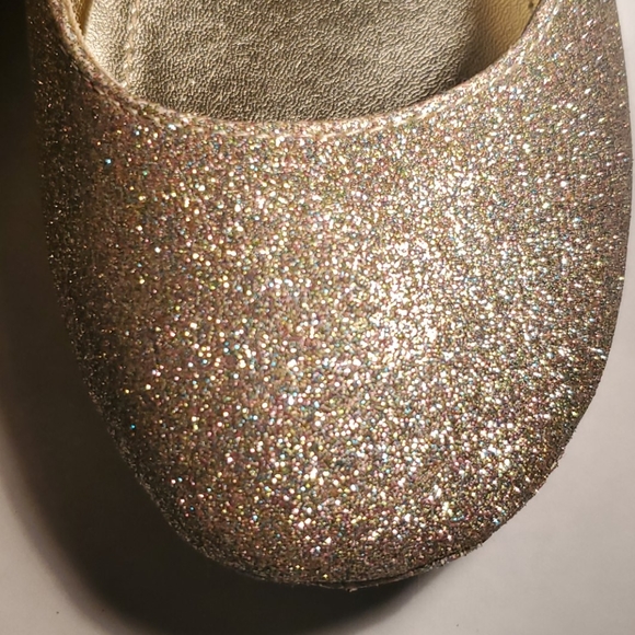 Flats - Picture 2 of 4